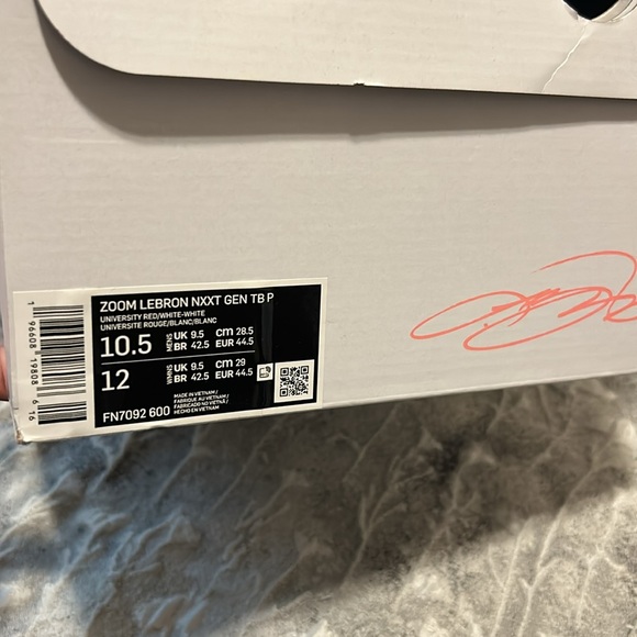 Lebron nxxt gen - Picture 3 of 3